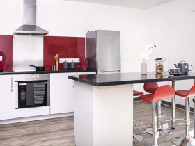 Bright House, Kingston