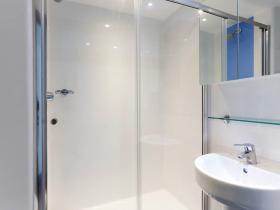 One Penrhyn Road, Kingston