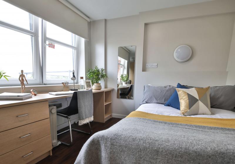 iQ Tufnell House