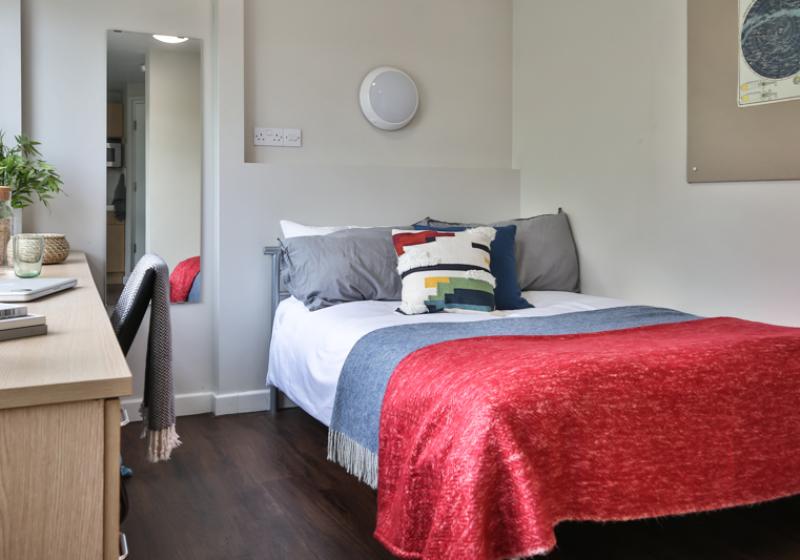 iQ Tufnell House