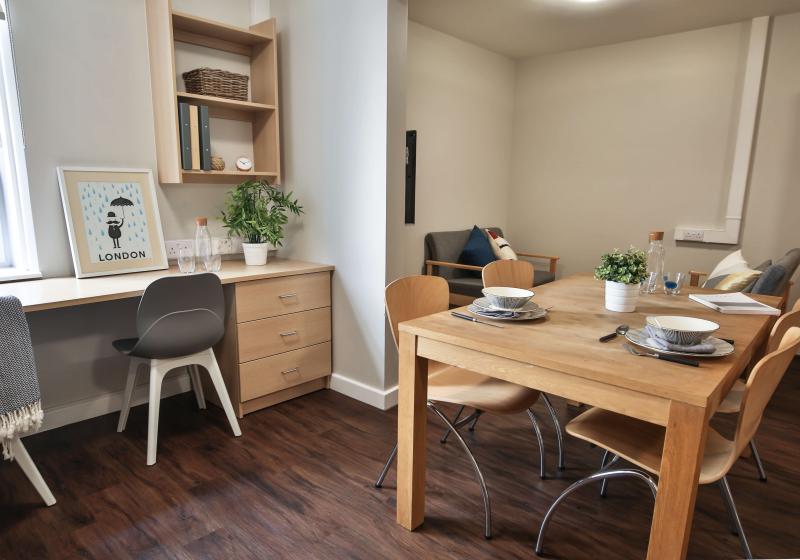 iQ Tufnell House