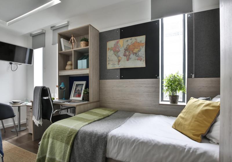 iQ Bloomsbury