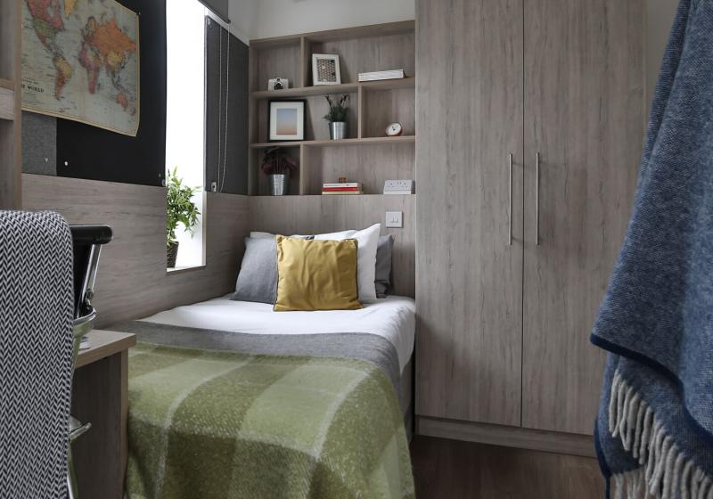 iQ Bloomsbury