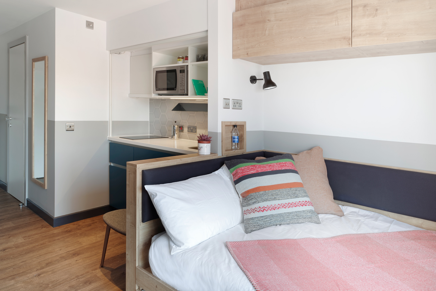 Canto Court, London