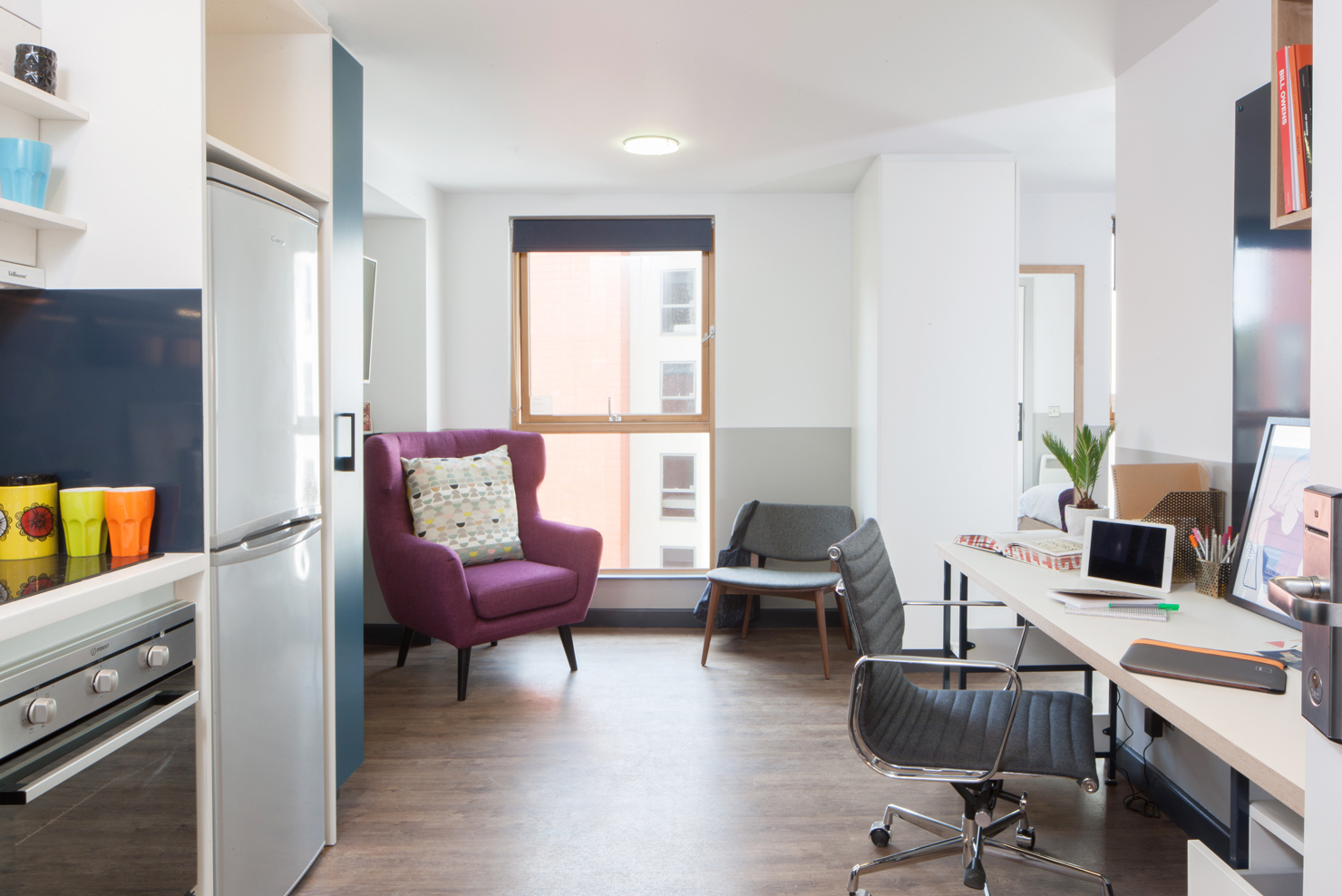Canto Court, London