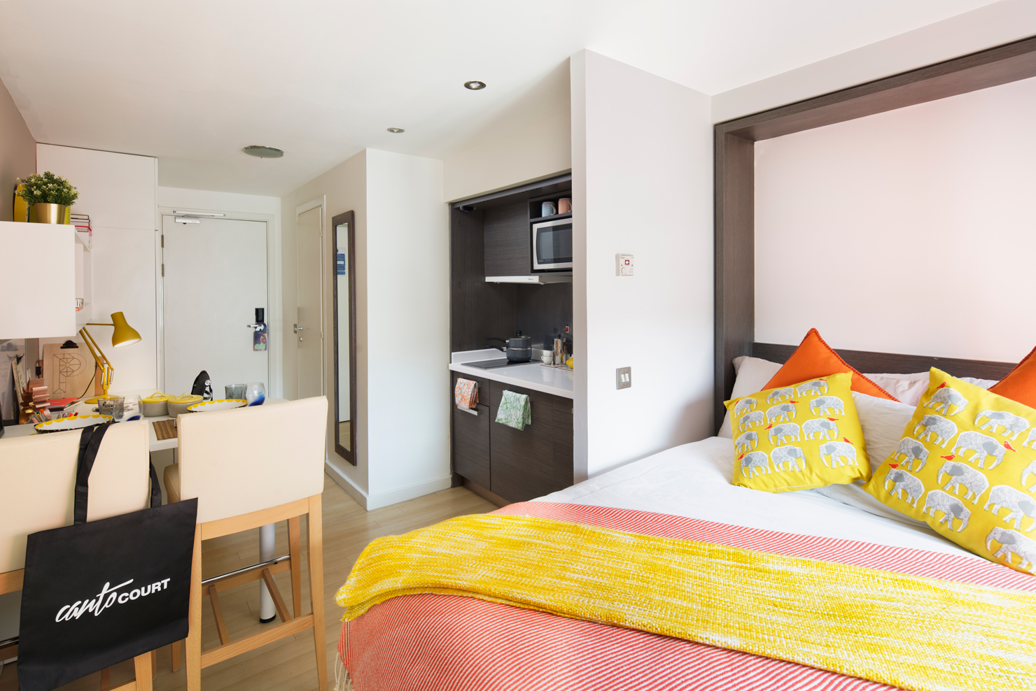 Canto Court, London