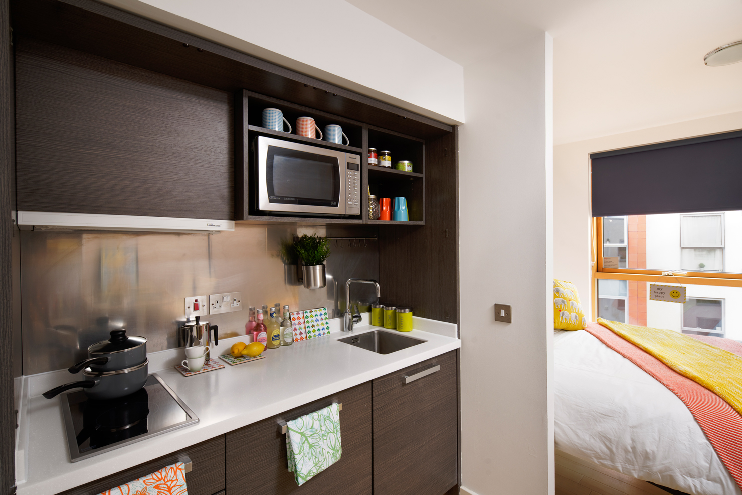 Canto Court, London