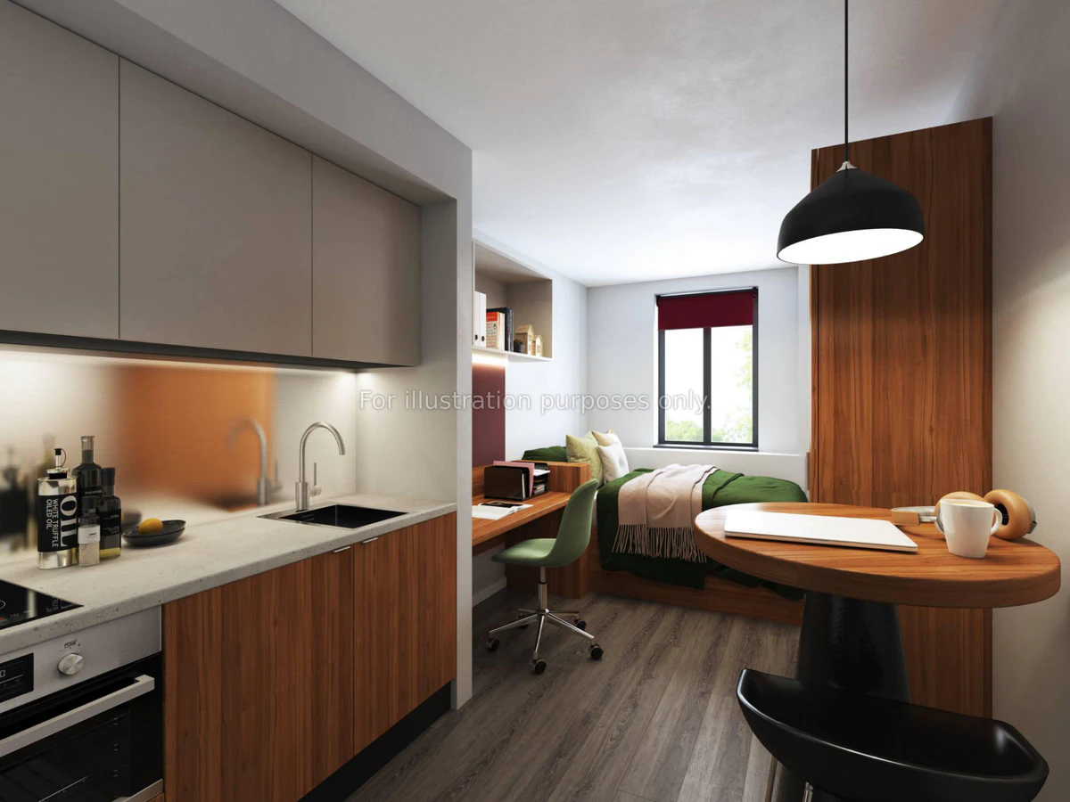 Straits Garden, egham