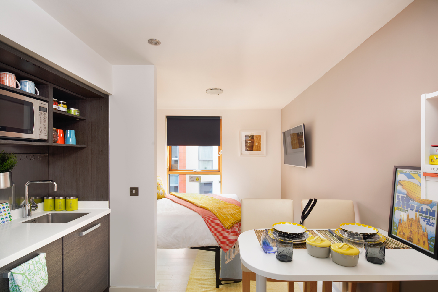 Canto Court, London