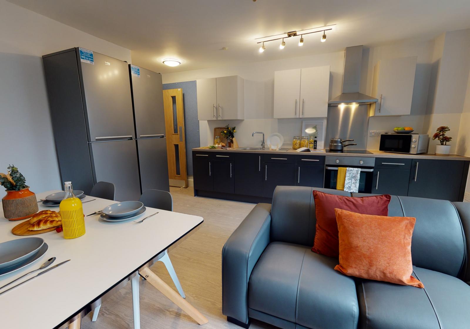 iQ Magenta House