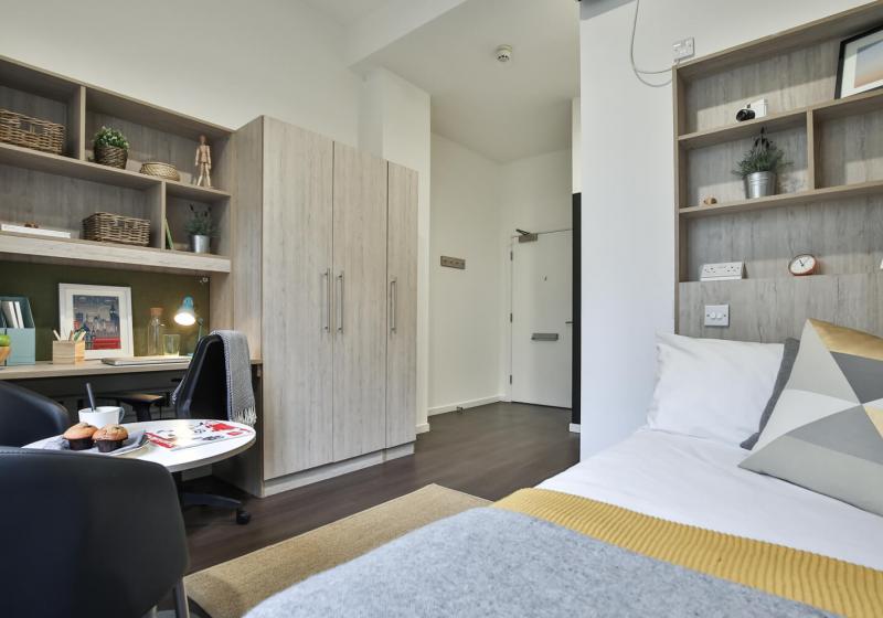 iQ Bloomsbury