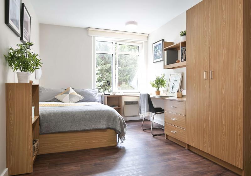 iQ Tufnell House