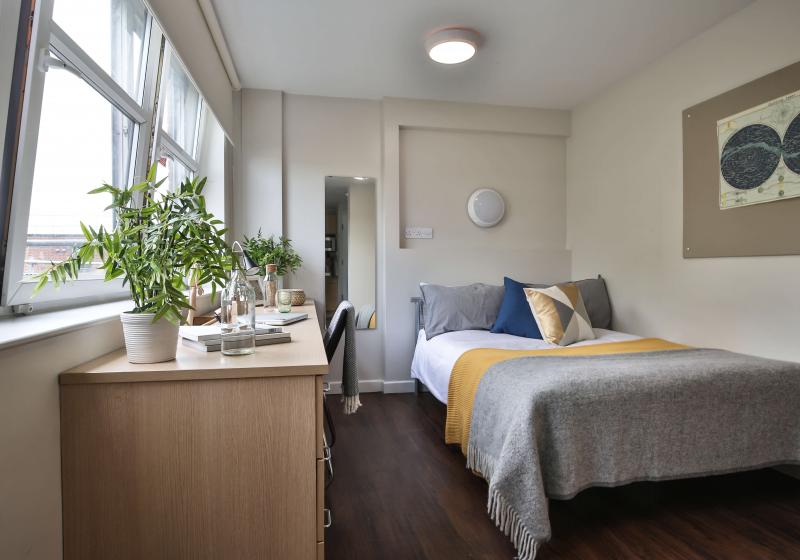 iQ Tufnell House