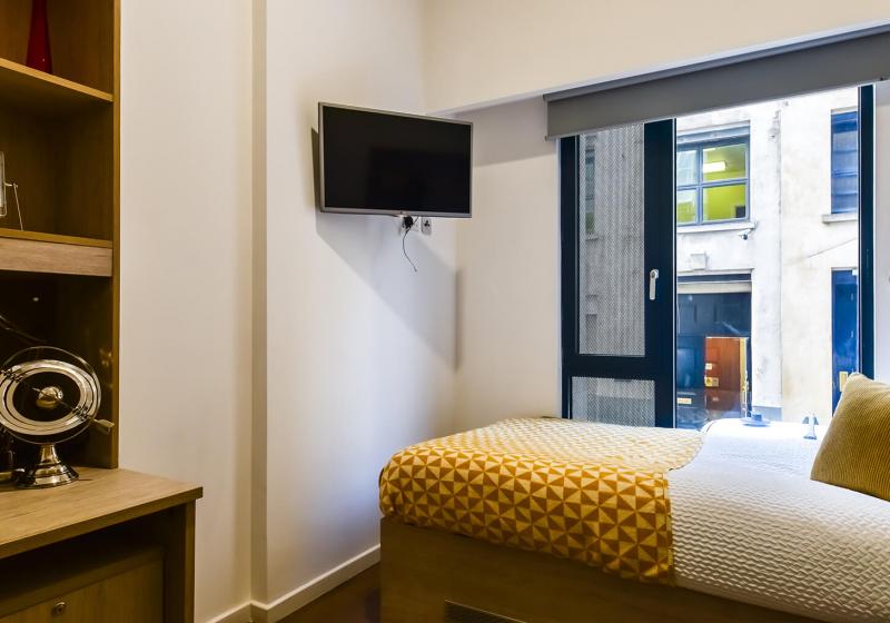 iQ Bloomsbury