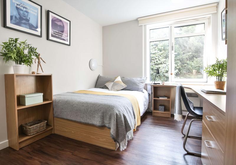 iQ Tufnell House