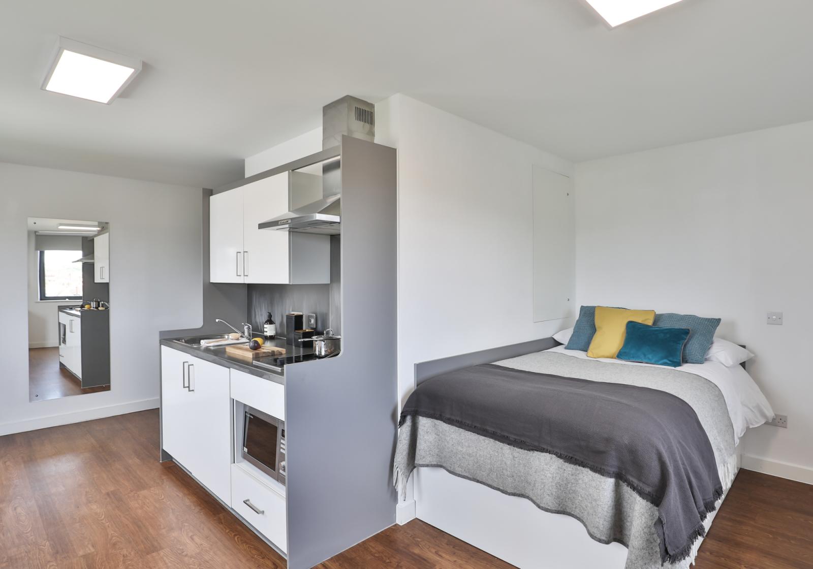 iQ Haywood House