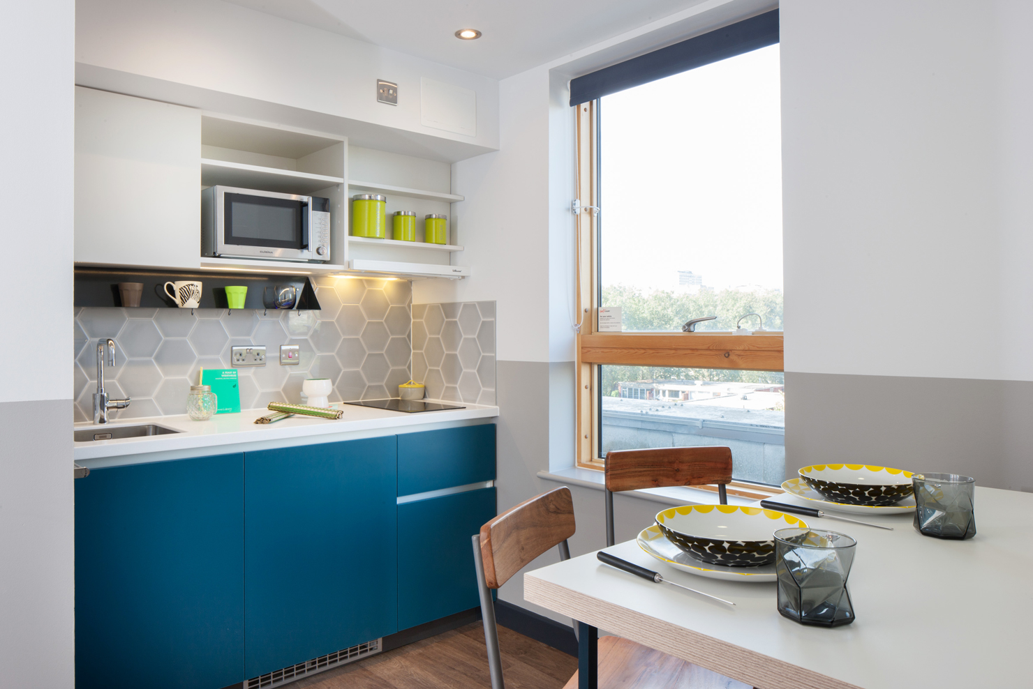 Canto Court, London