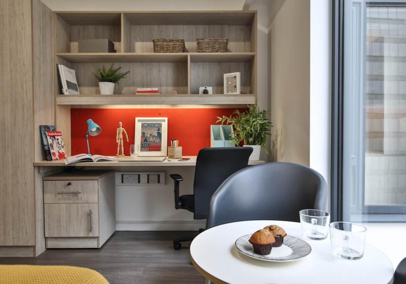 iQ Bloomsbury