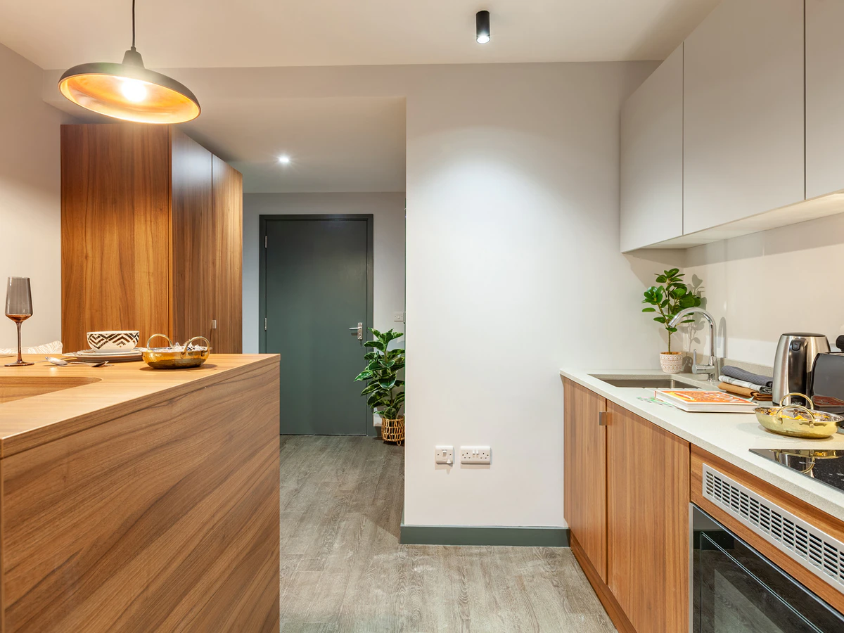 Straits Garden, egham